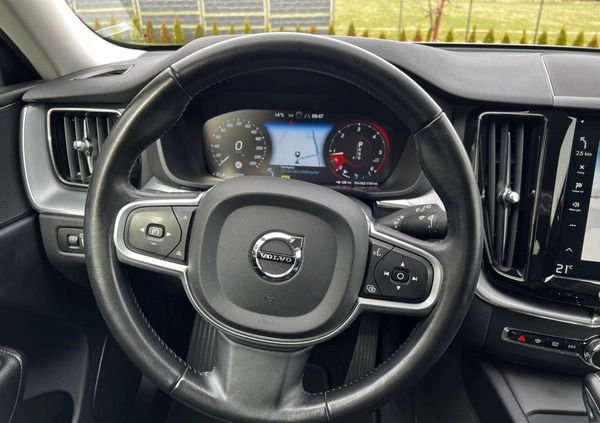 Volvo XC 60 cena 109900 przebieg: 123000, rok produkcji 2018 z Chodzież małe 562